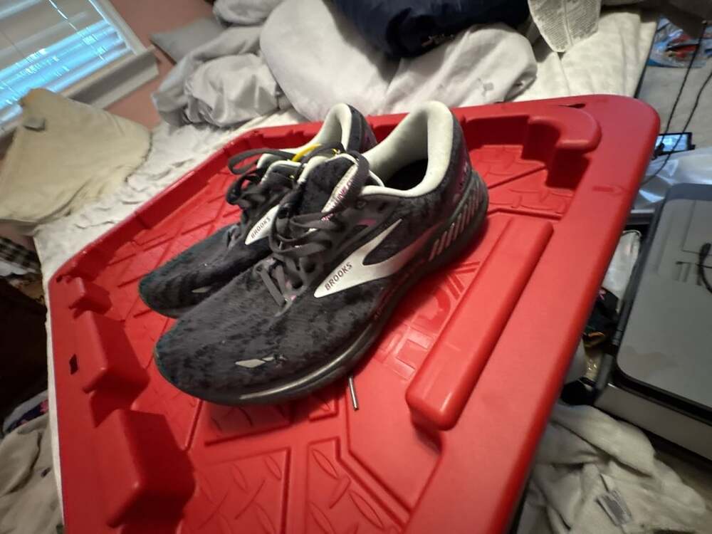 Brooks Adrenaline GTS 23 Size 9 Black Running Shoes